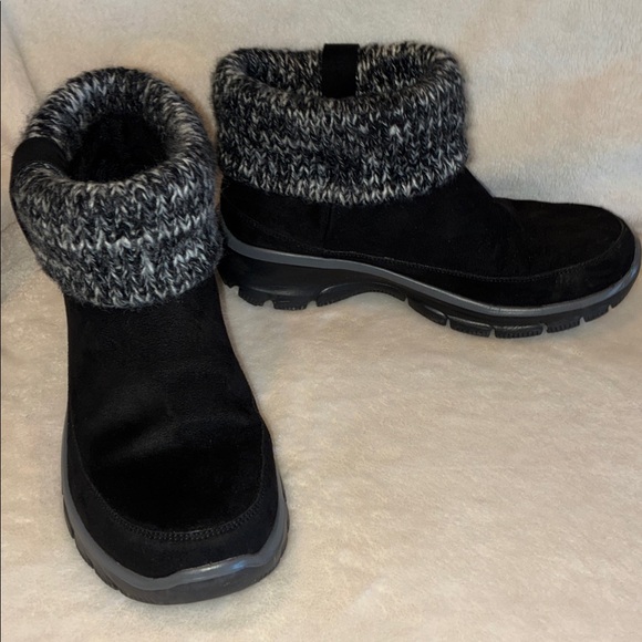 Suede Skechers Boots Relaxed Fit with Air-Cooled Memory Foam, Black, Size 8.5 - Picture 2 of 7